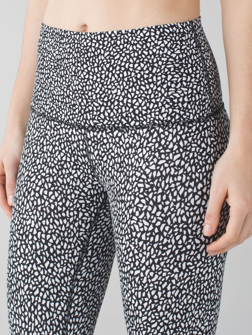 LLululemon Wunder Under Hi Rise 1/2 Tight Luon Crackle Jacquard Black White 8